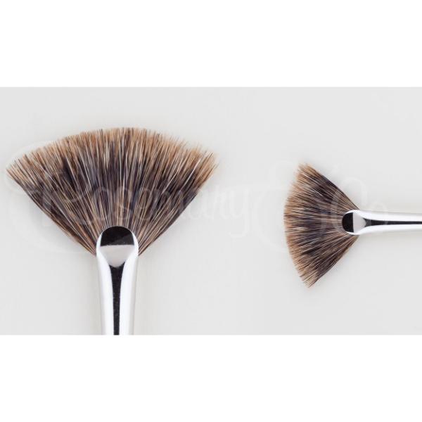 Rosemary & Co Series 27 Badger Fan Brush - Small
